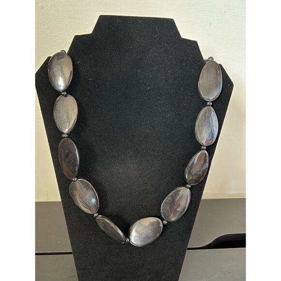 Vintage 15" Black Beaded Necklace with Thick Oval Stones - Picture 2 of 3